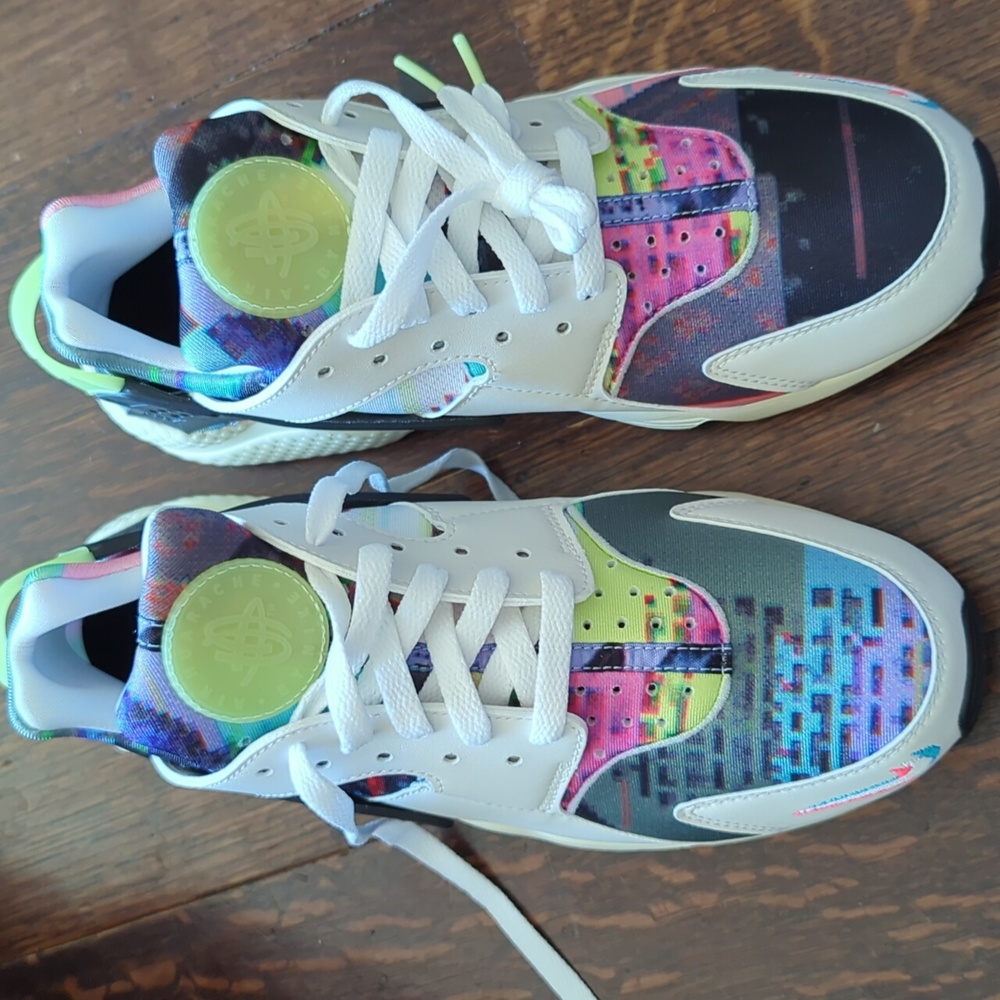 Nike Women's Air Huarache SE Shoes